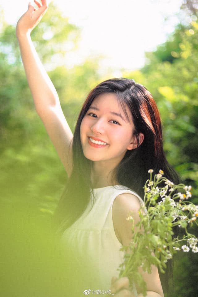 Chẳng liên quan đến giải Kim Ưng nhưng Triệu Lộ Tư lao thẳng lên “hot search” vì trượt tay ảnh 3