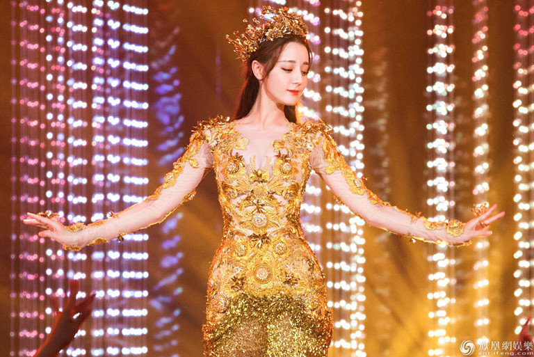 Sau thất bại 2 năm trước, cuối cùng Dương Tử đã trở thành Nữ thần Kim ưng 2020 ảnh 1