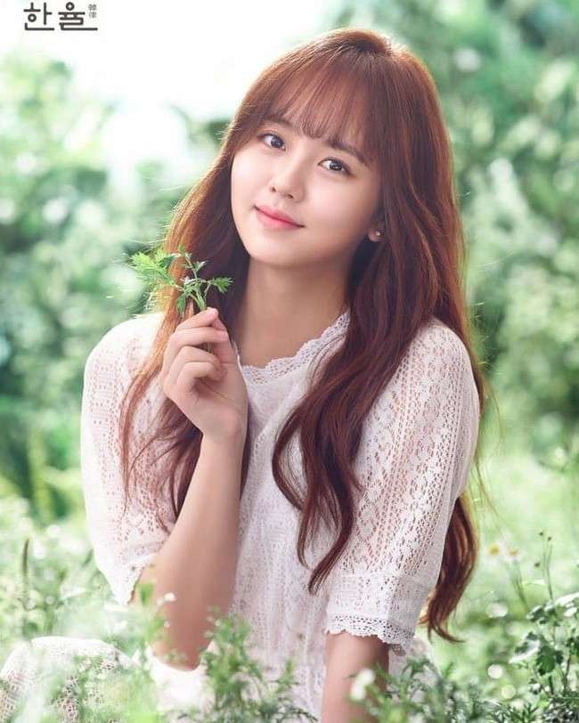 NÓNG: IU vô tình vướng thị phi khi dẫn đầu bảng nữ diễn viên Hàn xinh đẹp nhất ảnh 3