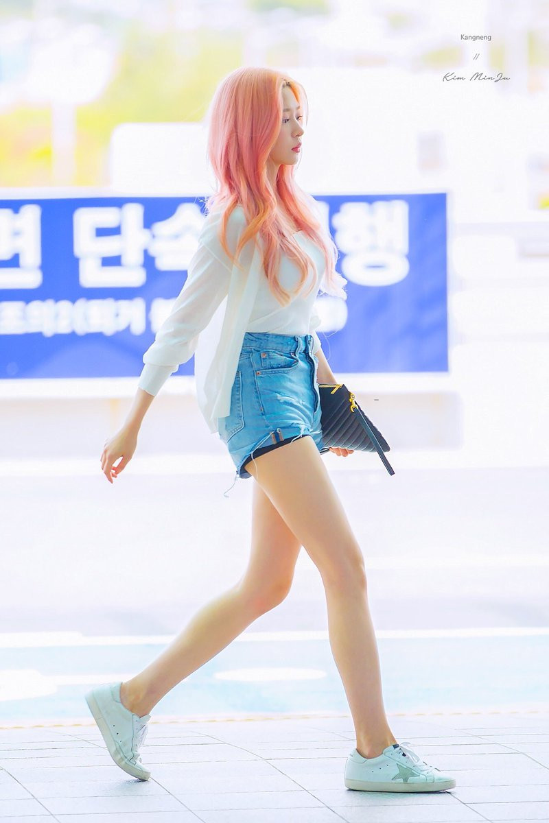 Đâu chỉ Jang Won Young, Kim Min Joo cũng xứng làm “Thủy thủ Mặt Trăng” của IZ*ONE ảnh 5