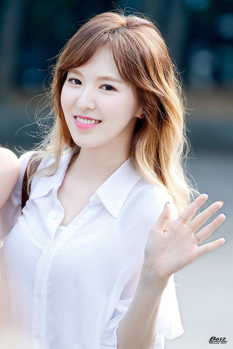 Nữ idol này trắng đến mức nào mà Dispatch cũng phải công nhận là “da trắng phát sáng”? ảnh 4