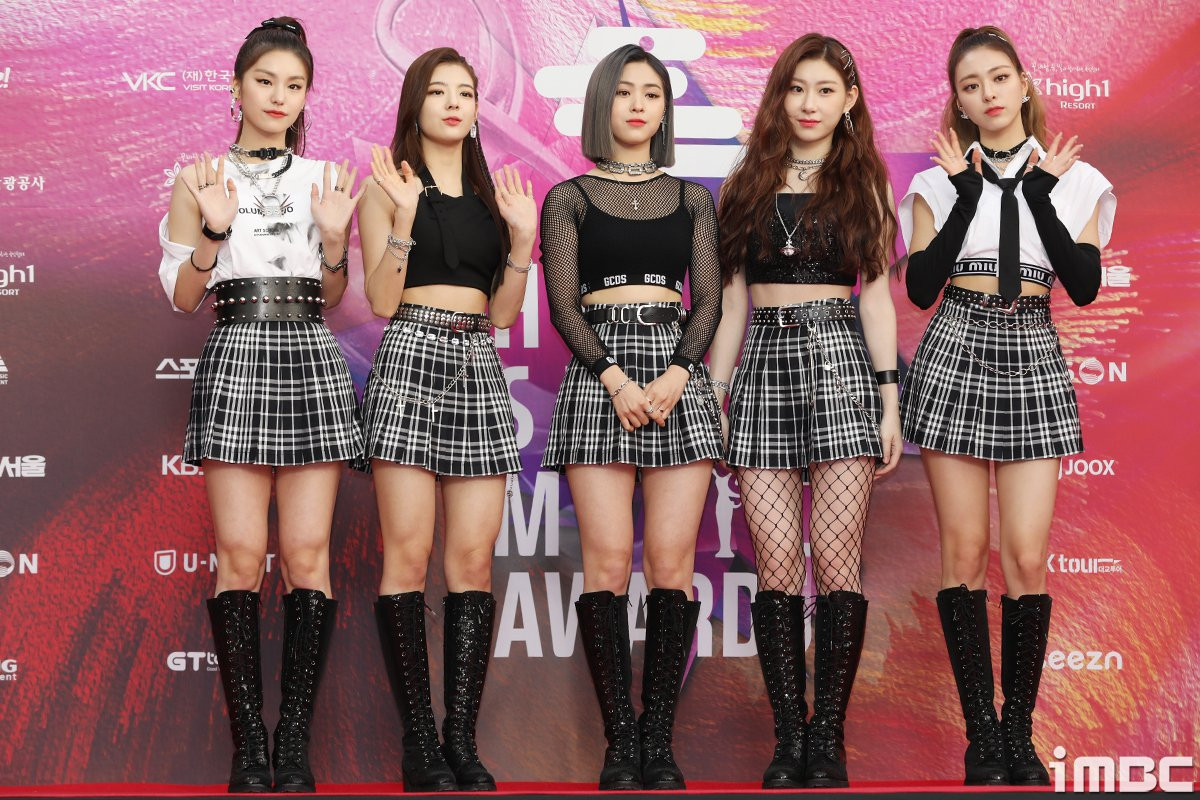 Nếu các nhóm nữ K-Pop cùng ngồi chung một lớp học, bạn sẽ kết thân với ai? ảnh 7