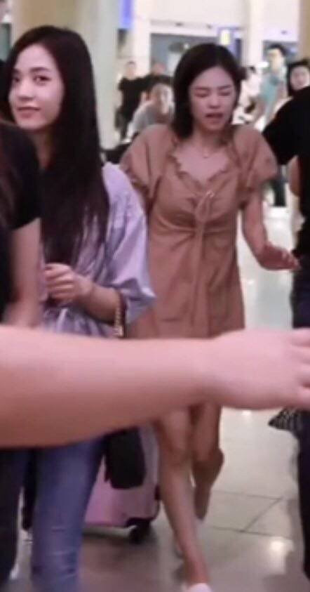 Có đúng Jennie (BLACKPINK) lười nhảy, thiếu chuyên nghiệp? Hãy nghe thám tử mạng lên tiếng ảnh 4