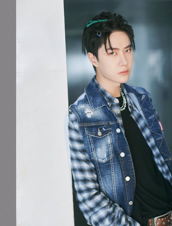 Diện đồ phá cách, cá tính nhưng Vương Nhất Bác lại bị netizen “ném đá” vì chi tiết này ảnh 2