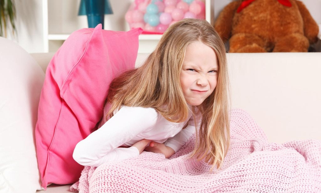 Cha mẹ bàng hoàng khi biết bé gái 9 tuổi bị đau bụng do nguyên nhân từ gia đình ảnh 1