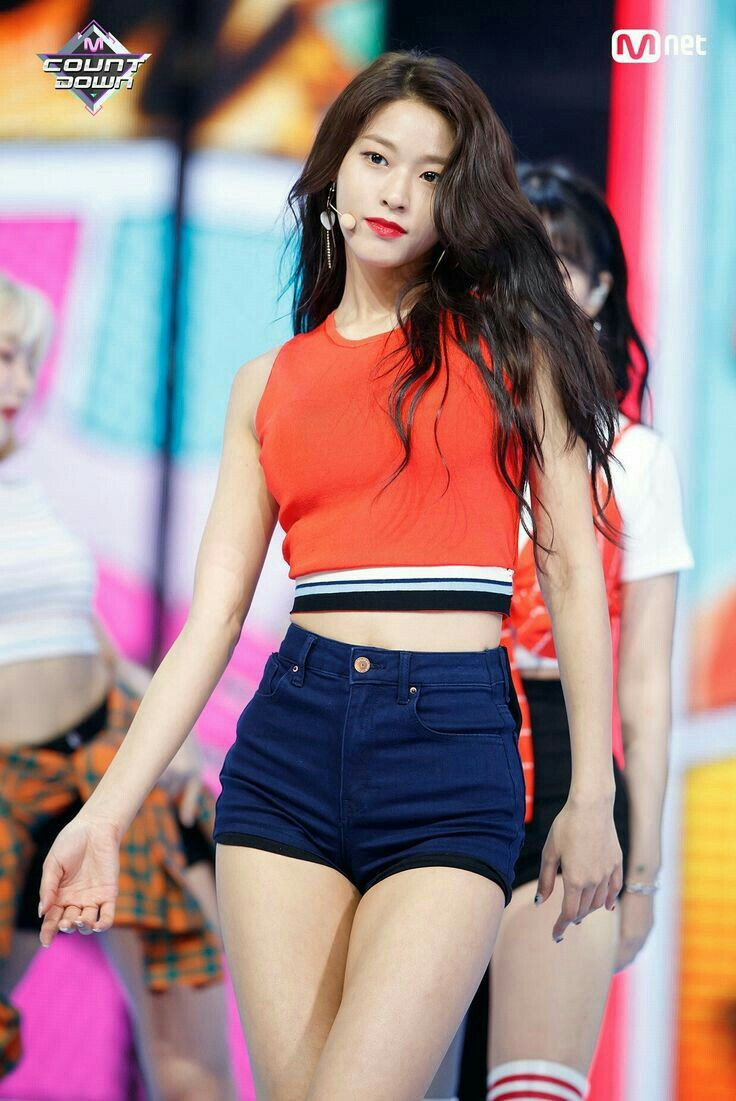 Seolhyun thu hút nhờ vóc dáng chuẩn Bạn muốn trở thành center của một nhóm nhạc? Phải đạt tận 5 tiêu chí này mới được ảnh 4