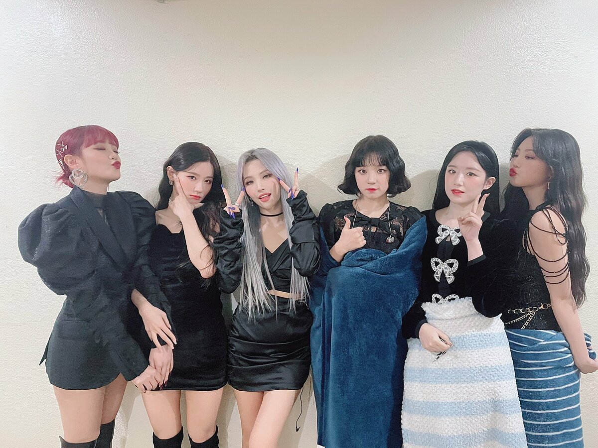 Thành viên hụt của BLACKPINK khiến netizen trầm trồ vì nhan sắc đỉnh cao chẳng kém cạnh Jisoo ảnh 2