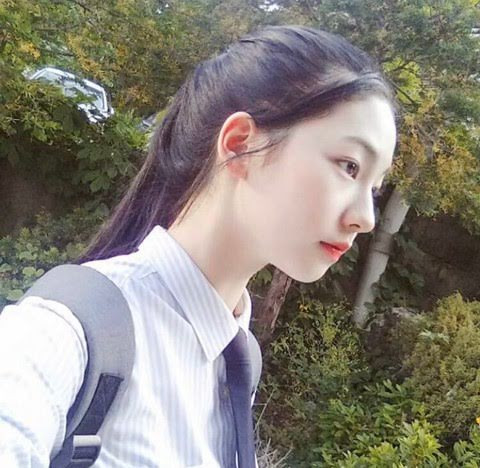 Ảnh thời học sinh của Karina (aespa) trông như nào mà được khen “đẹp hoàn hảo”? ảnh 5