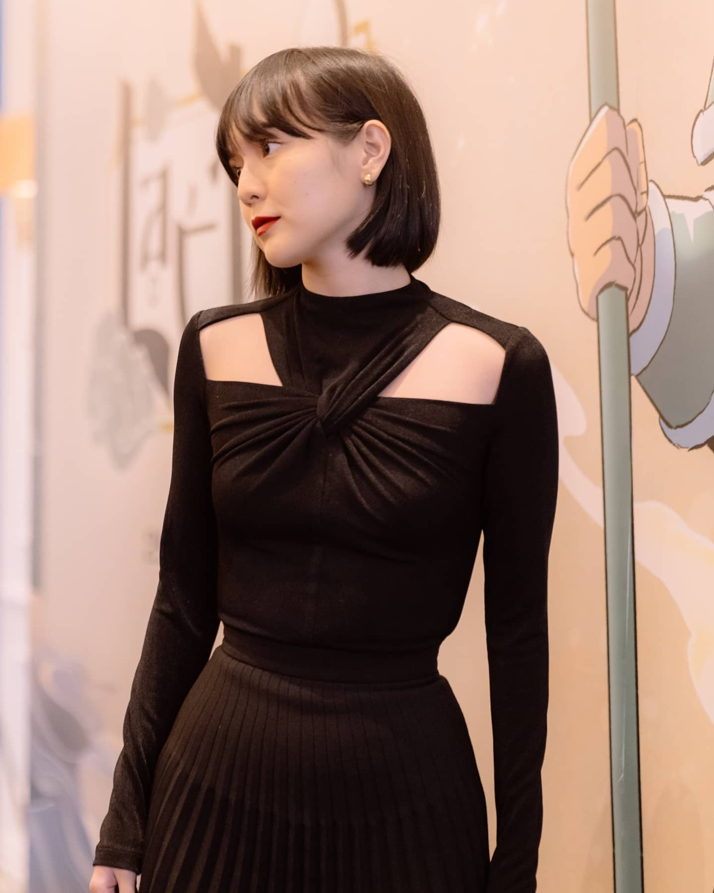 Nhìn 3 người đẹp V-Biz đụng hàng bộ váy đen mới thấy quá mảnh mai chưa chắc đã đẹp ảnh 2