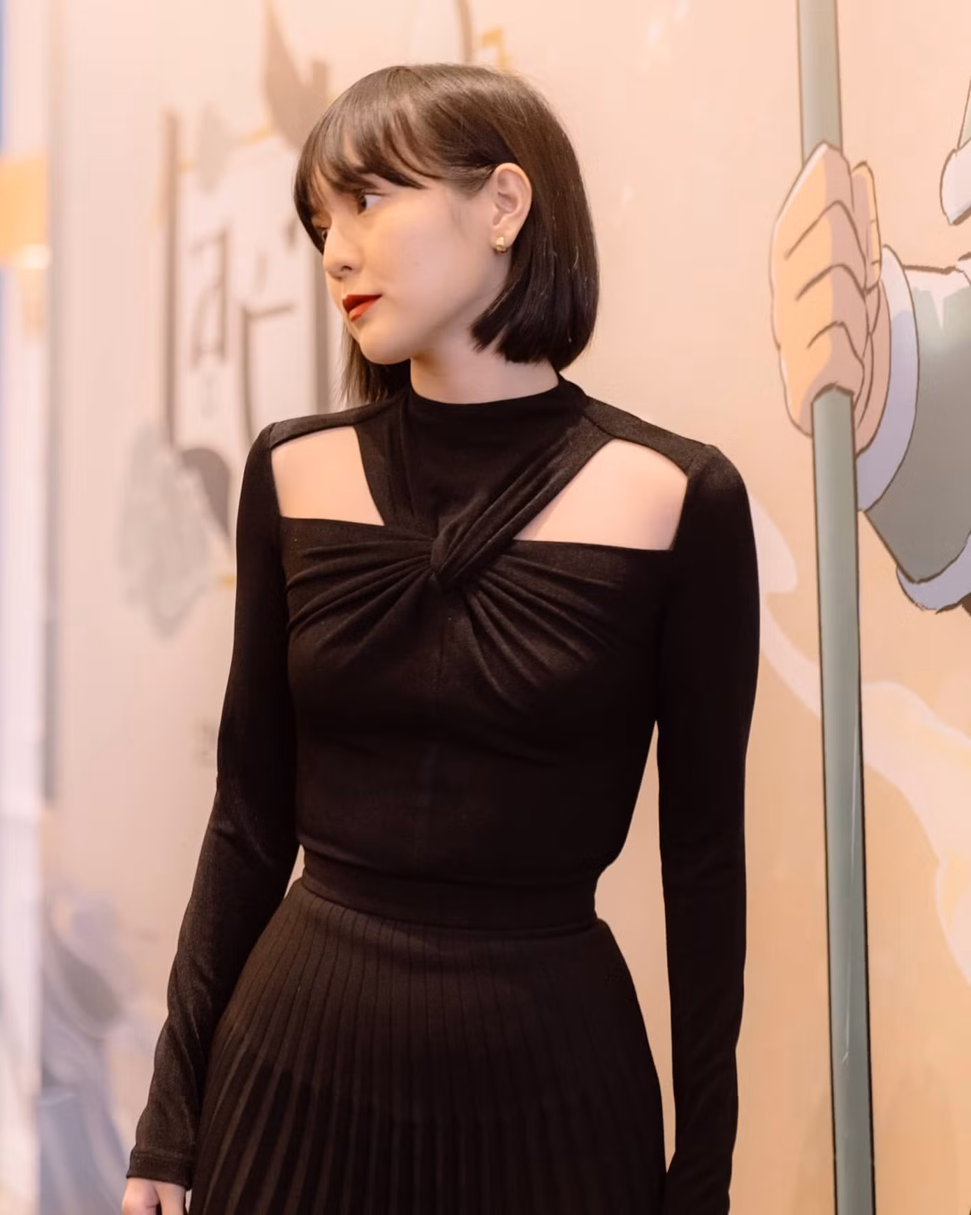 Nhìn 3 người đẹp V-Biz đụng hàng bộ váy đen mới thấy quá mảnh mai chưa chắc đã đẹp ảnh 2