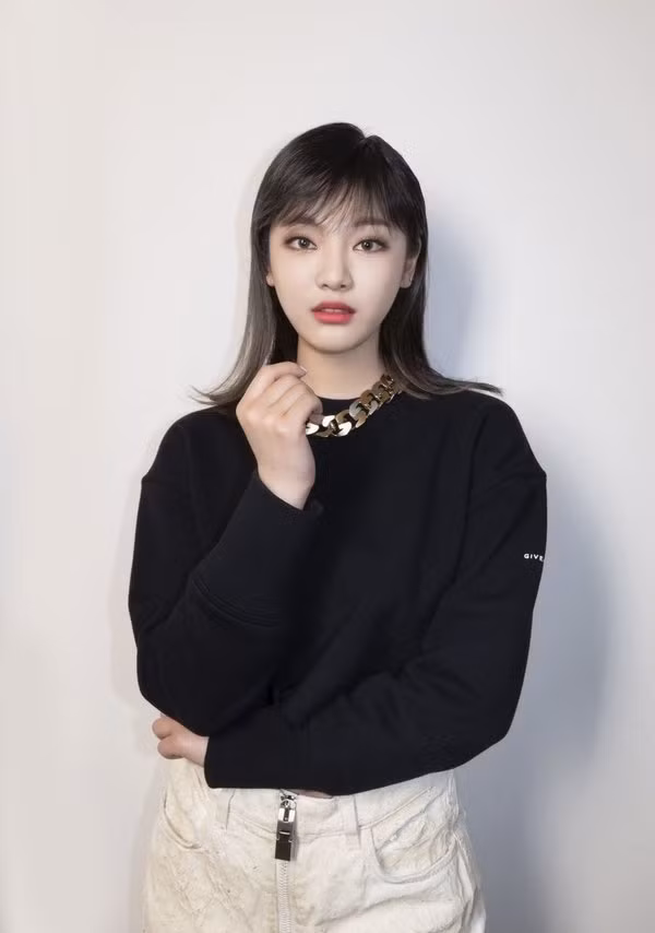 Ningning (aespa) chịu cảnh bị “dìm hàng nhan sắc” chỉ vì stylist chọn sai kiểu tóc ảnh 4