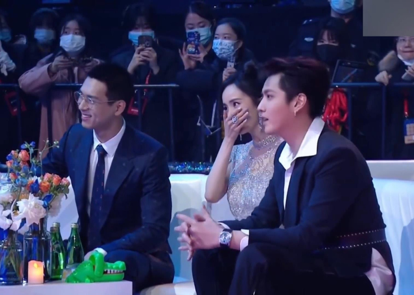 Nổi tiếng là cư xử khéo léo, cớ sao Dương Mịch lại bơ đẹp Triệu Lệ Dĩnh thế này? ảnh 5