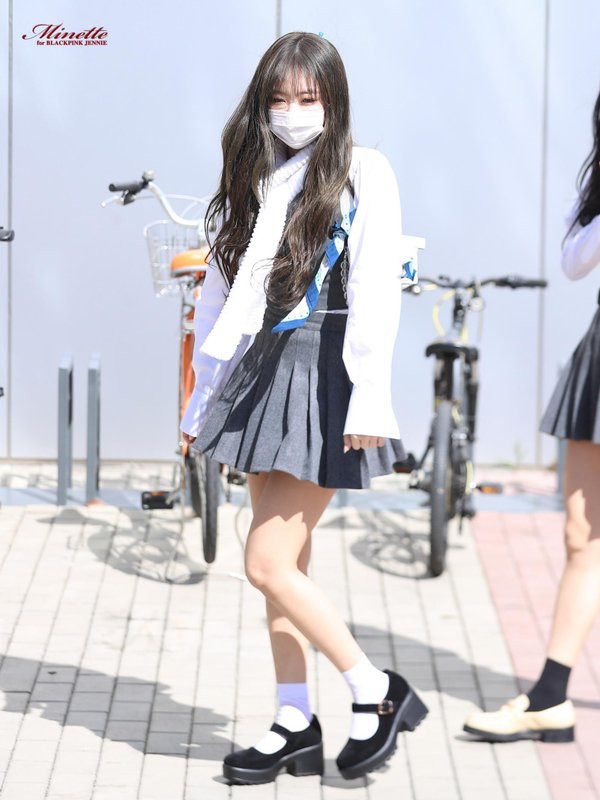 Ghi hình cho show “Knowing Bros”, BLACKPINK khiến netizen náo loạn vì điều này ảnh 4