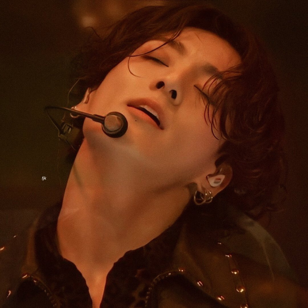 Học Jungkook (BTS) bí quyết vượt qua khủng hoảng tuổi 20 để có được thanh xuân hạnh phúc ảnh 4