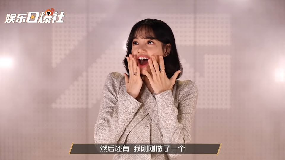 Lisa biết hết về các meme của mình đấy nhé Lisa nói về ảnh chế: Fan đăng hình gì cô nàng biết hết nhưng thích nhất là tấm nào? ảnh 1