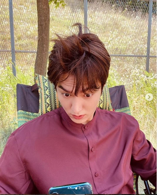 Đăng toàn ảnh vừa xấu vừa nhòe mà Lee Min Ho thành “ông hoàng mạng xã hội” là sao? ảnh 7