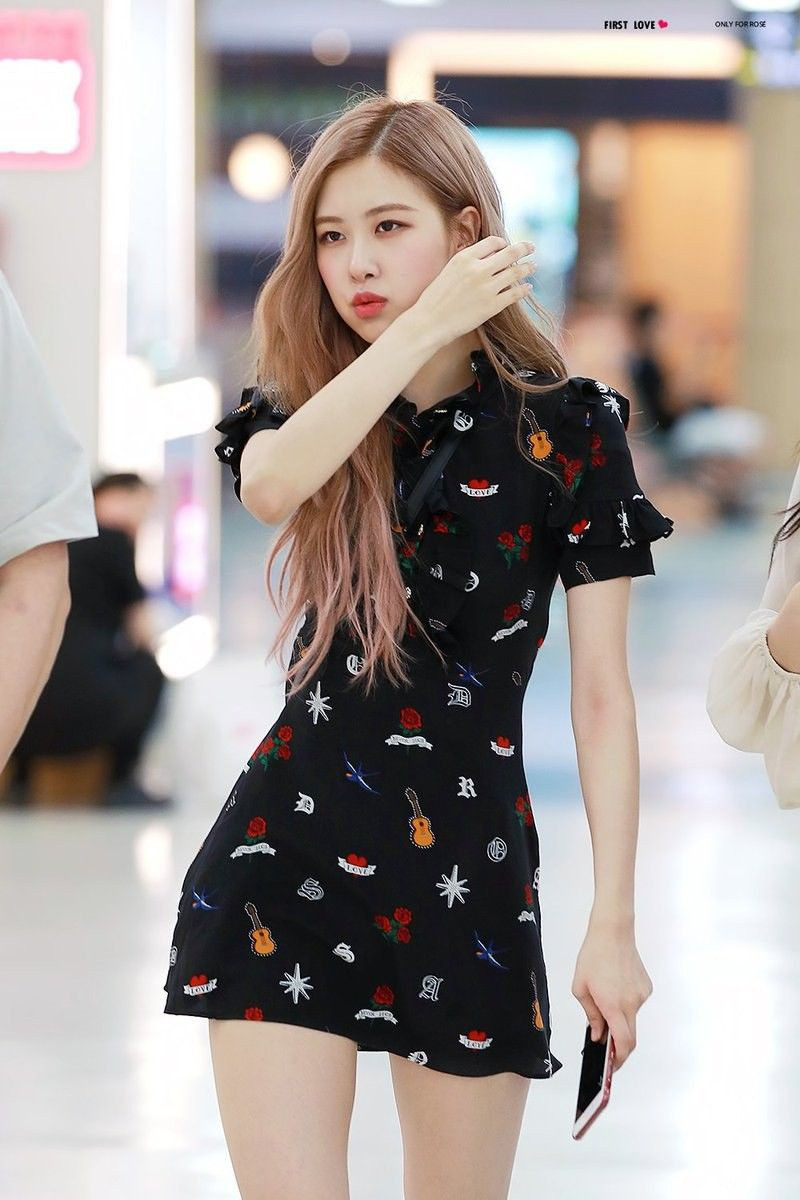 Rosé (BLACKPINK) tiết lộ vòng eo không nhỏ như lời đồn nhưng netizen cho rằng cô nói dối ảnh 7