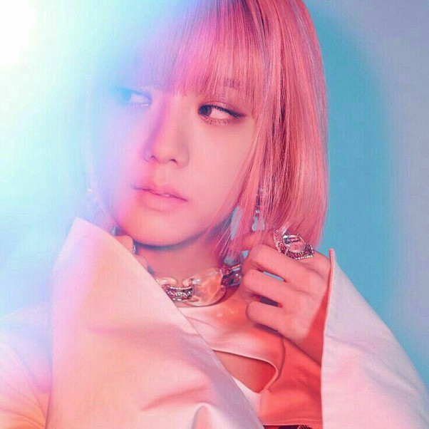 Dựa vào đâu mà netizen khen Jisoo ngày càng có khí chất và phong thái của một diễn viên? ảnh 2