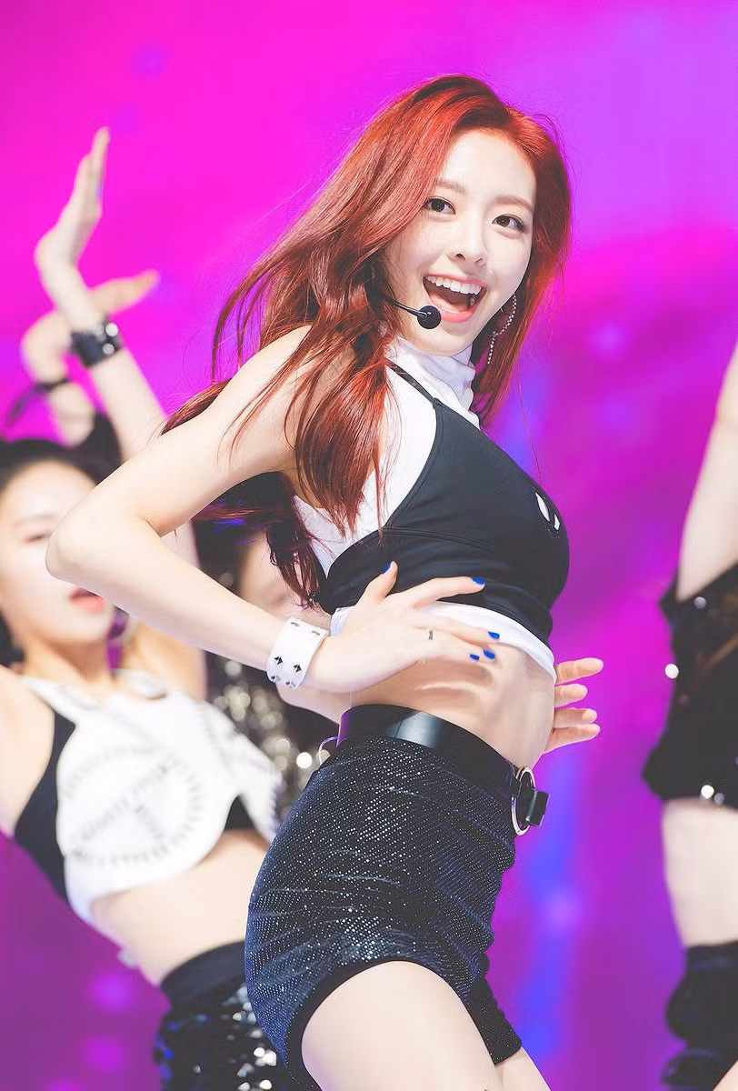 Nhan sắc trước debut của Yuna (ITZY) xuất sắc cỡ nào mà netizen không thể tìm được ảnh xấu ảnh 4