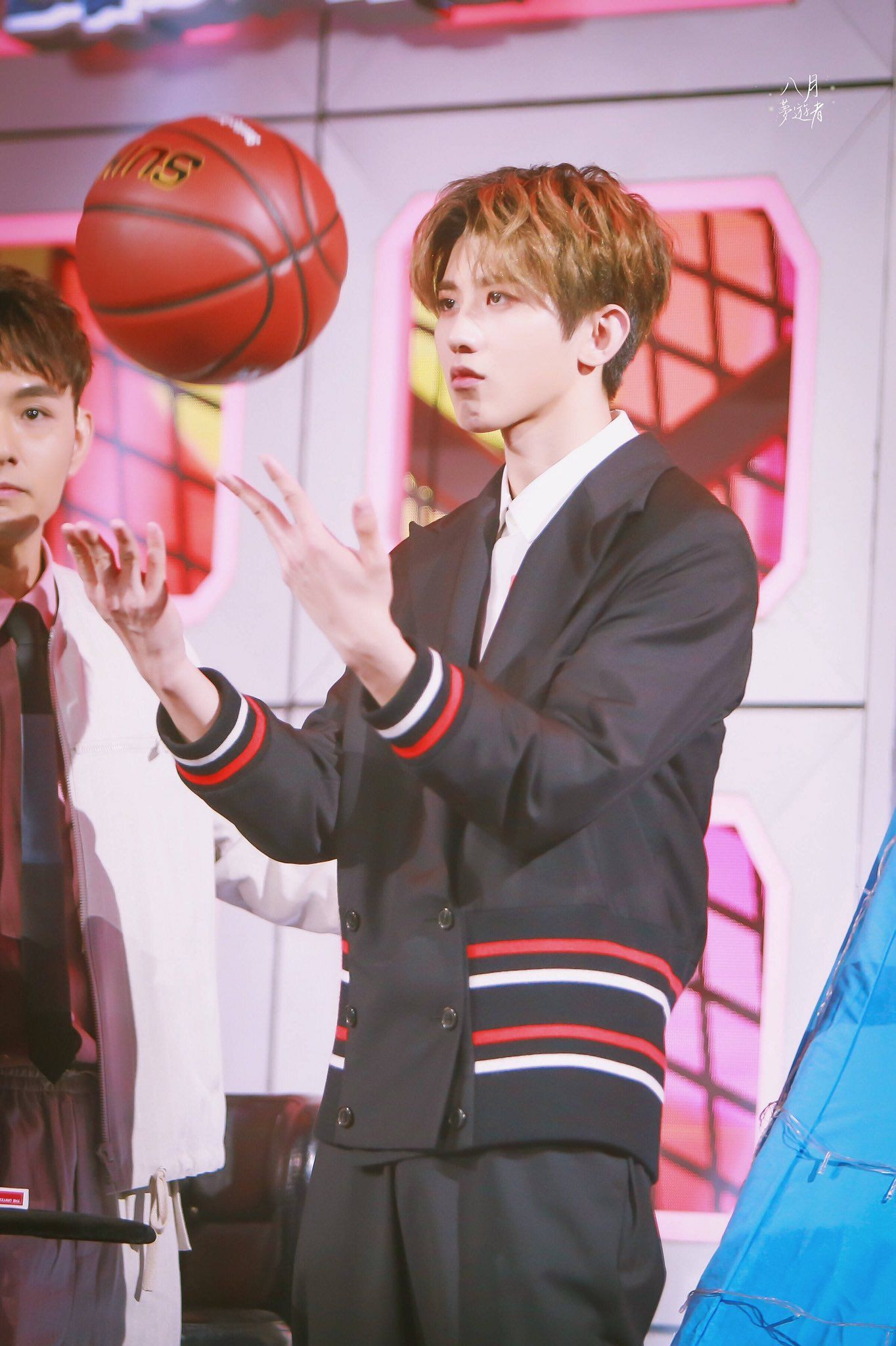 Nhớ ngay 8 từ khóa đặc biệt tạo nên chàng “center quốc dân” Thái Từ Khôn ảnh 8