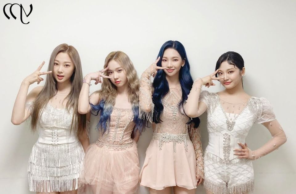 Vì đâu netizen bất ngờ cực độ khi biết danh tính stylist lo trang phục cho aespa? ảnh 6