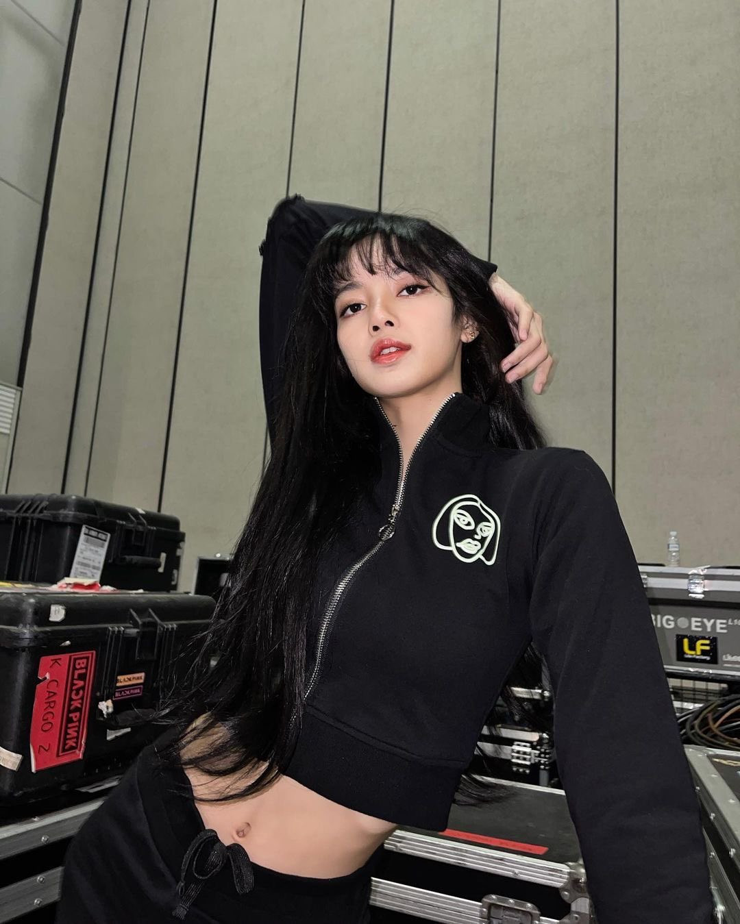 Vì đâu Rosé được khen khéo léo, tinh tế khi đăng hai bức ảnh hậu trường concert? ảnh 7