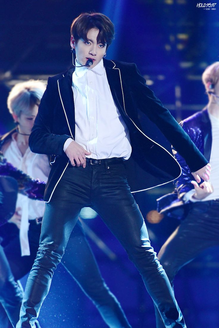 Jungkook có thói quen nằm ngủ như thế nào mà ARMY khuyên “bỏ ngay đi anh”? ảnh 7