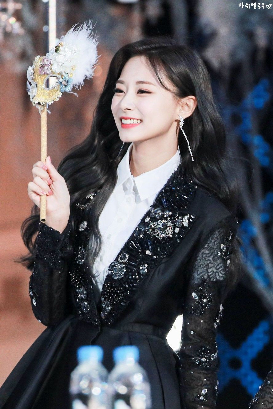 Giới idol cùng bình chọn ra cô nàng xinh đẹp nhất K-Pop: Vị trí số 2 và số 4 siêu bất ngờ! ảnh 11