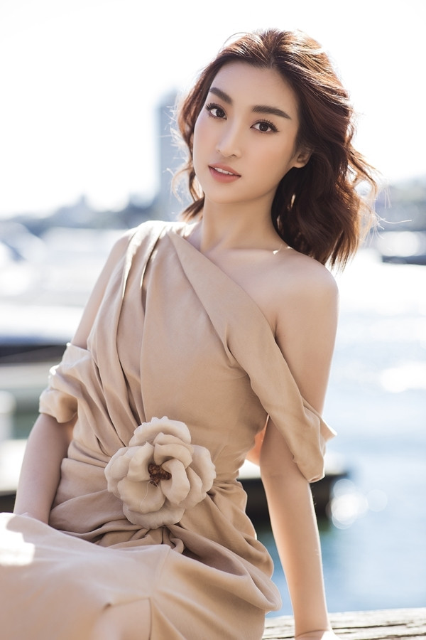 Trùng hợp thay, Hoa hậu Mỹ Linh và Hoa hậu Tiểu Vy cùng làm điều này sau khi hết nhiệm kỳ ảnh 7