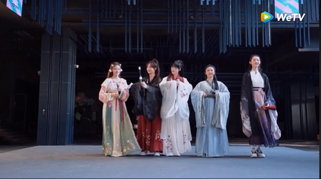 Netizen Việt phẫn nộ khi “Sáng Tạo Doanh 2020” vô tư xài chùa Nhã nhạc cung đình Huế ảnh 1