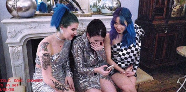 Tân binh liều lĩnh nhất K-Pop: Chê bai BLACKPINK, thú nhận hẹn hò BTS và còn gì nữa? ảnh 4