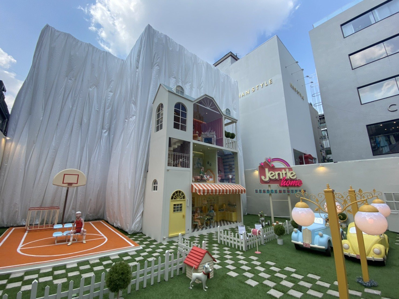 Chờ mãi không thấy album mới, Jennie (BLACK PINK) chuyển nghề thiết kế kính và bán kẹo ảnh 7