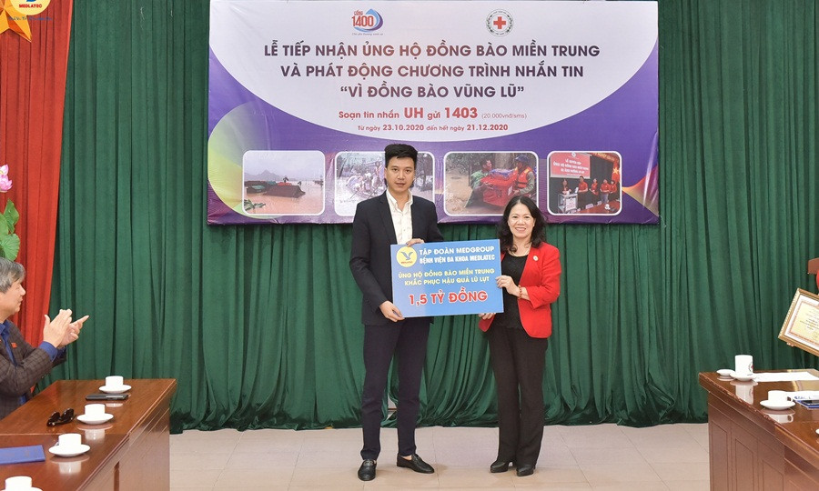 Đại diện tập đoàn MED GROUP trao 1,5 tỷ đồng tới Hội Chữ Thập đỏ Việt Nam ảnh 1