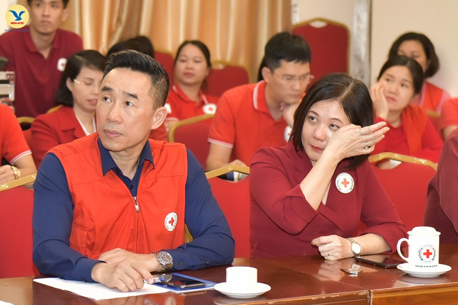 Đại diện tập đoàn MED GROUP trao 1,5 tỷ đồng tới Hội Chữ Thập đỏ Việt Nam ảnh 3