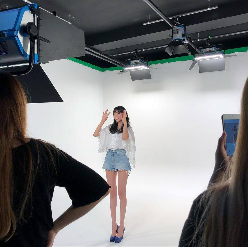 Không phải Sooyoung (SNSD), đây mới là idol nữ sở hữu đôi chân dài nhất K-Pop! ảnh 8