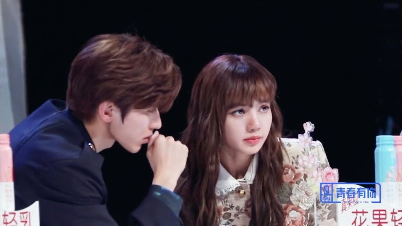 Chỉ bằng một câu trả lời ngắn gọn, Lisa vô tình khiến “thuyền KunSa” chìm nghỉm ảnh 1