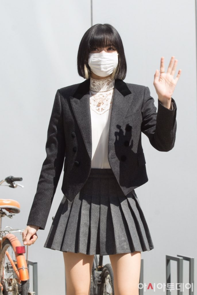 Ghi hình cho show “Knowing Bros”, BLACKPINK khiến netizen náo loạn vì điều này ảnh 7