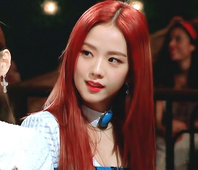 Tưởng Jisoo (BLACKPINK) thích đeo vòng cổ choker cho vui, hóa ra che khuyết điểm cực khéo ảnh 11