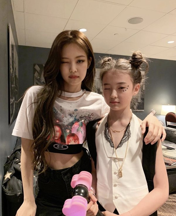 “Bản sao Jennie” nay đã lớn và xinh cỡ nào mà được khen là “đẹp hơn cả bản chính”? ảnh 2