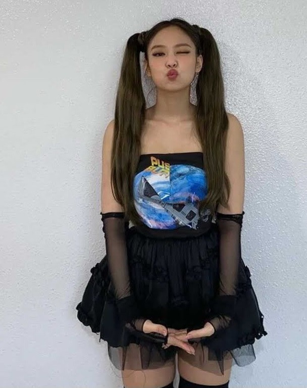 Nhìn lại 7749 kiểu tóc của Jennie: Ngay cả kiểu kỳ quặc nhất cũng vẫn thấy xinh ảnh 3