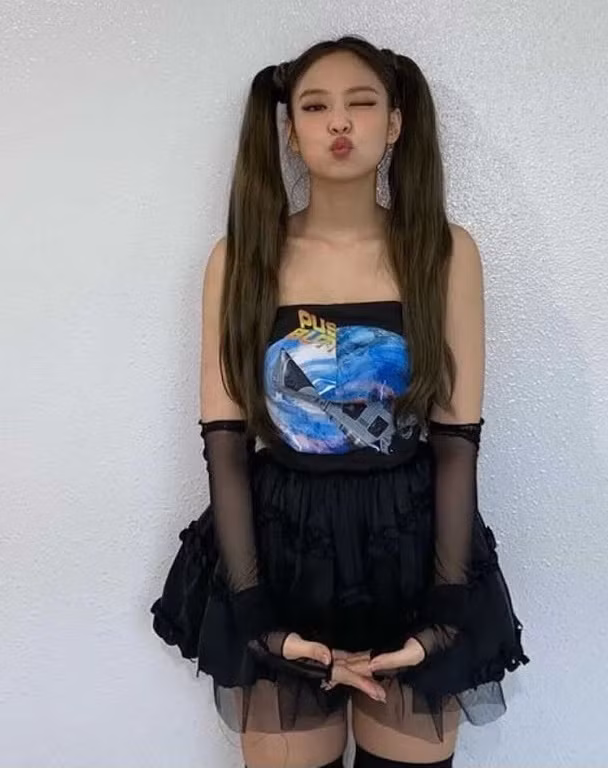 Nhìn lại 7749 kiểu tóc của Jennie: Ngay cả kiểu kỳ quặc nhất cũng vẫn thấy xinh ảnh 3