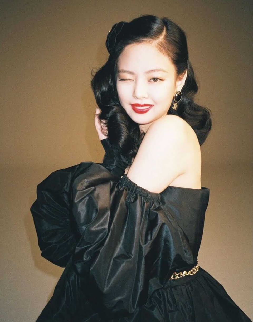 Nhìn lại 7749 kiểu tóc của Jennie: Ngay cả kiểu kỳ quặc nhất cũng vẫn thấy xinh ảnh 15