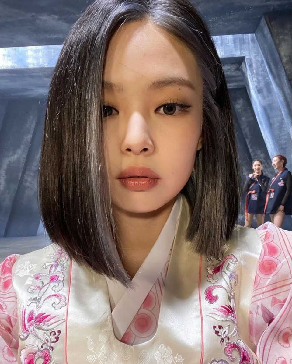 Nhìn lại 7749 kiểu tóc của Jennie: Ngay cả kiểu kỳ quặc nhất cũng vẫn thấy xinh ảnh 13