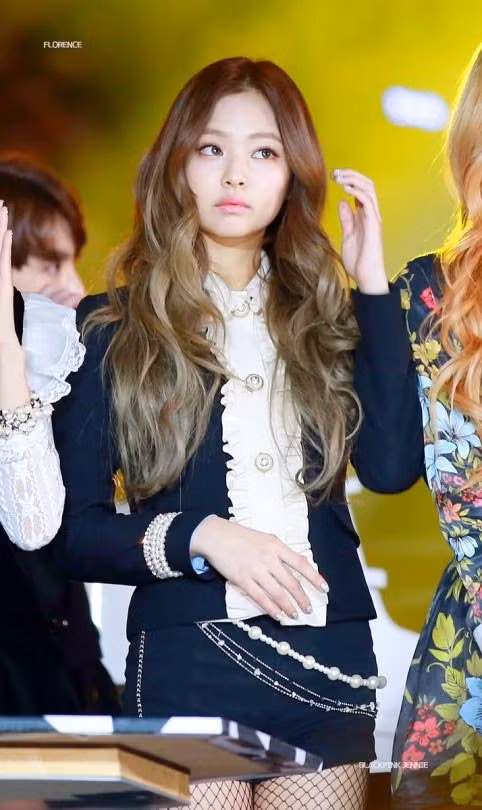 Nhìn lại 7749 kiểu tóc của Jennie: Ngay cả kiểu kỳ quặc nhất cũng vẫn thấy xinh ảnh 6