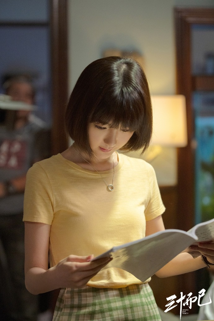 Vì sao các “nữ thần thanh xuân” phim Hoa ngữ đều chọn kiểu tóc quen thuộc này? ảnh 10