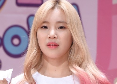 Tin được không, “nữ idol xấu nhất K-Pop” nay được netizen nhận nhầm là Jang Won Young? ảnh 3