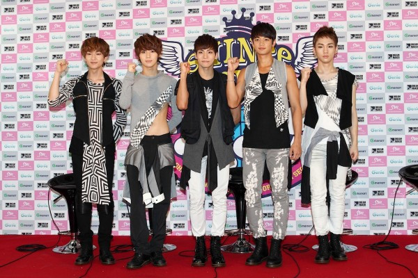 SM Ent có "thù oán" gì với thảm đỏ mà nhất định phải cho idol nhà mình mặc xấu? ảnh 7