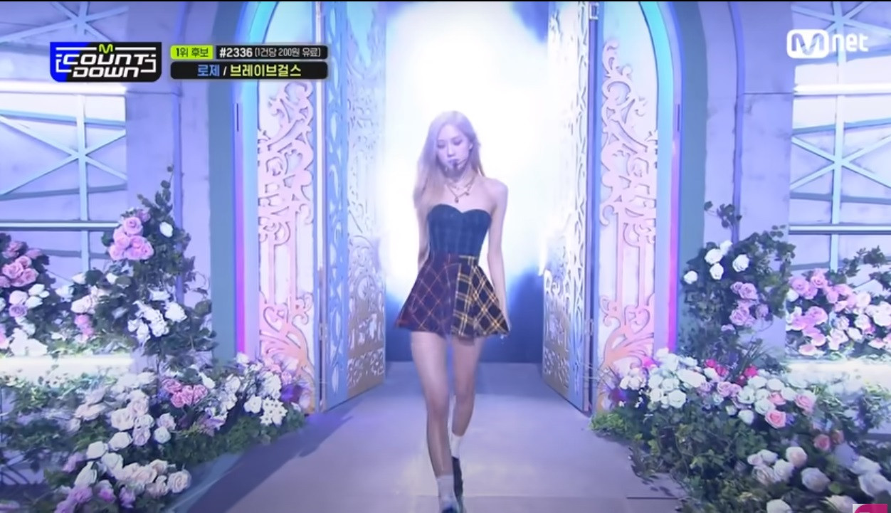 Thêm bằng chứng cho thấy màn solo của Rosé đúng là “dân chơi hệ nhiều tiền” ảnh 4