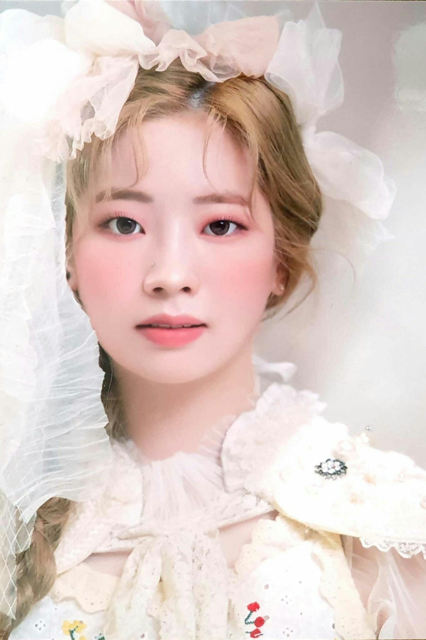 Những nữ idol khiến bạn phải thay đổi quan điểm “chỉ có mắt hai mí mới đẹp” ảnh 3