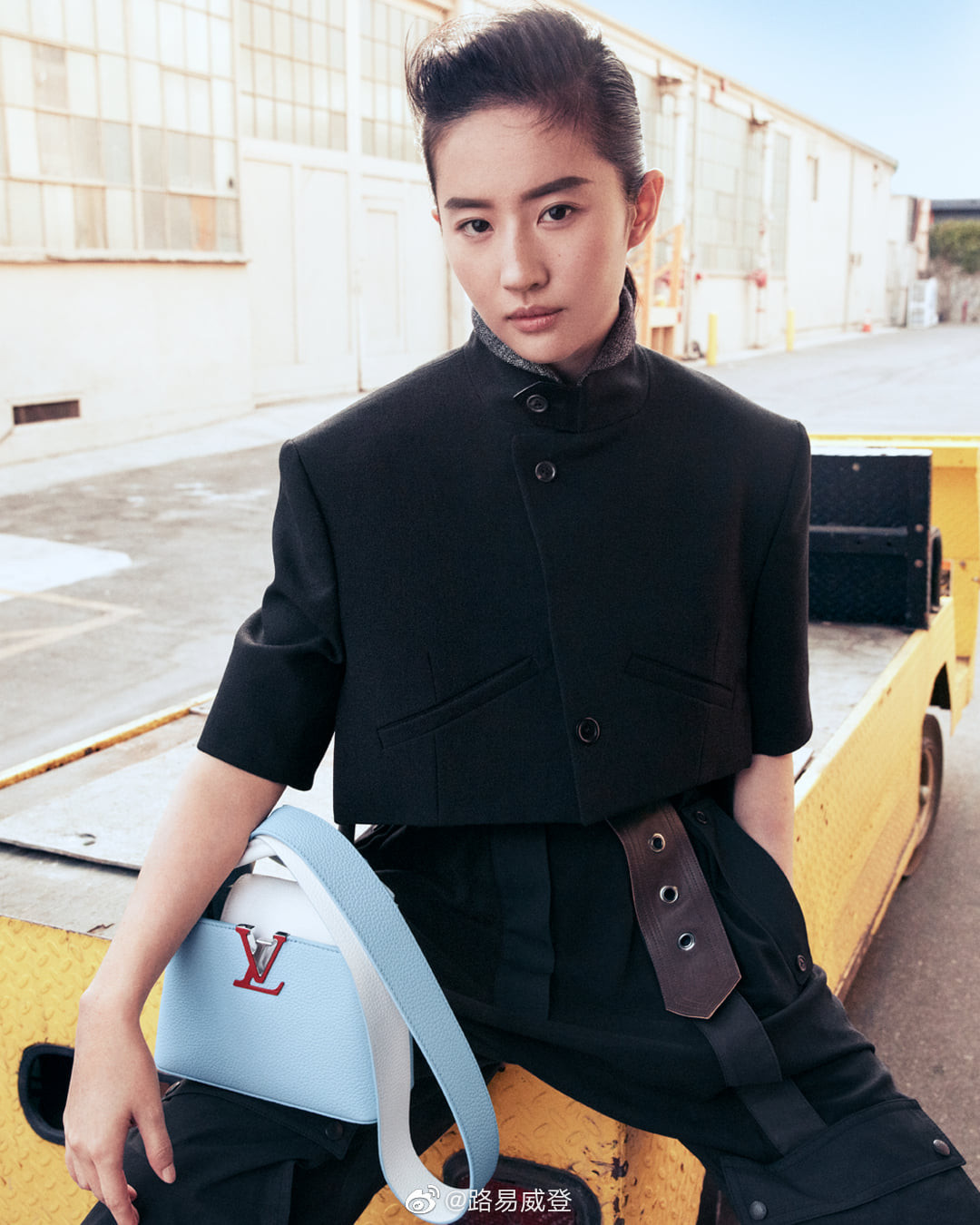 Lưu Diệc Phi bất ngờ trở thành nàng thơ của Louis Vuitton nhưng bị chê nhiều hơn khen ảnh 2